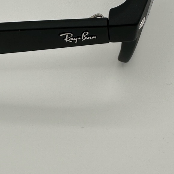 RAY•BAN~ New Wayfarer Classic - Picture 3 of 6